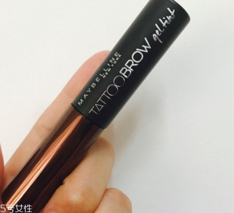 染眉膏和睫毛膏的區(qū)別 不要混合使用 染眉膏和睫毛膏的區(qū)別 不要混合使用