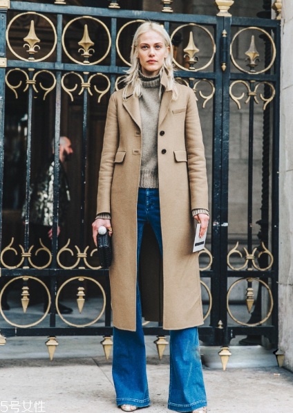 牛仔褲配什么毛衣好看？時(shí)髦復(fù)古風(fēng)女王穿搭