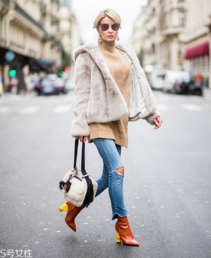 牛仔褲配什么毛衣好看？時(shí)髦復(fù)古風(fēng)女王穿搭
