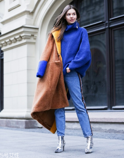 牛仔褲配什么毛衣好看？時(shí)髦復(fù)古風(fēng)女王穿搭