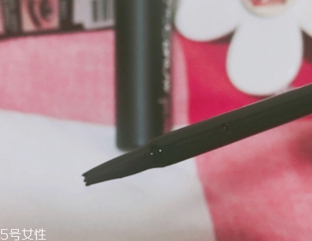 染眉膏可以持續(xù)多久？一天都不會(huì)暈妝的小秘密