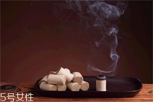 艾草可以熏肚臍嗎 具有保健作用 艾草可以熏肚臍嗎 具有保健作用