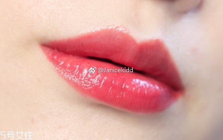 ysl圣羅蘭銀管唇釉好用嗎？蜜糖一樣水潤(rùn)柔滑
