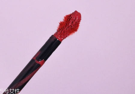 ysl圣羅蘭銀管唇釉好用嗎？蜜糖一樣水潤(rùn)柔滑