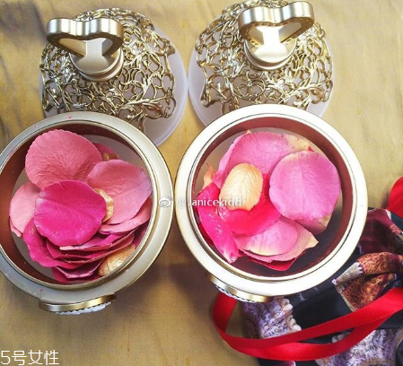 laduree花瓣腮紅好用嗎？貴婦專用彩妝線