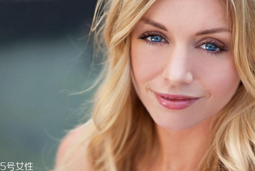 孕睫術(shù)和種睫毛哪個好？孕睫術(shù)美瞳線不要一起做