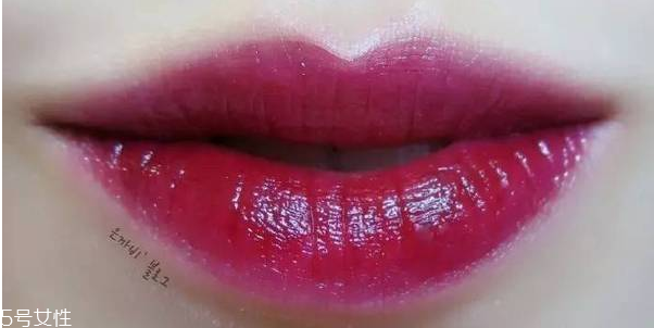 ysl唇釉怎么涂出玻璃唇？打造獨(dú)特唇色
