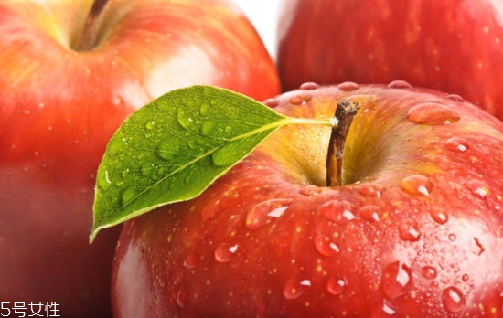 梨子和蘋(píng)果哪個(gè)好？吃蘋(píng)果注意事項(xiàng)