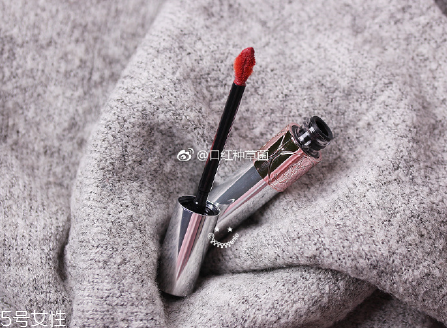 ysl圣羅蘭銀管唇釉好用嗎？蜜糖一樣水潤(rùn)柔滑