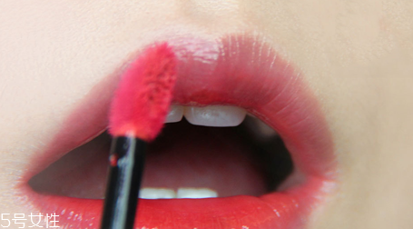 唇釉是什么東西？俗稱液體口紅
