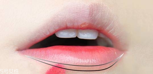 ysl唇釉怎么涂出玻璃唇？打造獨(dú)特唇色