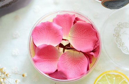 laduree花瓣腮紅好用嗎？貴婦專用彩妝線