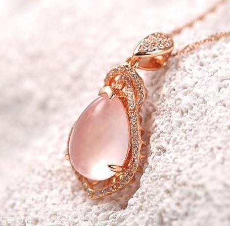 芙蓉石是粉水晶嗎？原來它們是這樣的關(guān)系