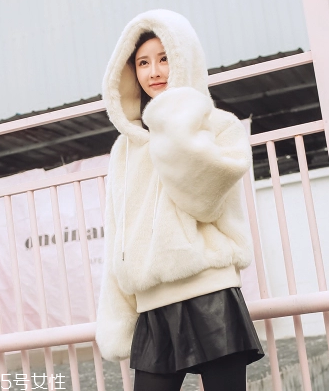 衛(wèi)衣怎么穿顯腿長？教你穿出大長腿