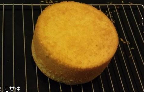 烤箱烤蛋糕上下火嗎 烤箱上下火的區(qū)別 烤箱烤蛋糕上下火嗎 烤箱上下火的區(qū)別