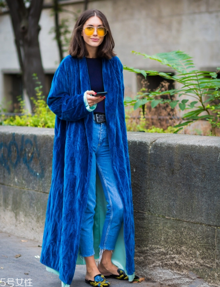 藍(lán)色皮草怎么搭配？盡顯高貴迷人氣質(zhì)