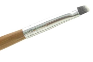 新買的眉粉刷有騷味是怎么回事？羊毛質(zhì)地正?，F(xiàn)象