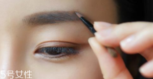 新買的眉粉刷有騷味是怎么回事？羊毛質(zhì)地正?，F(xiàn)象