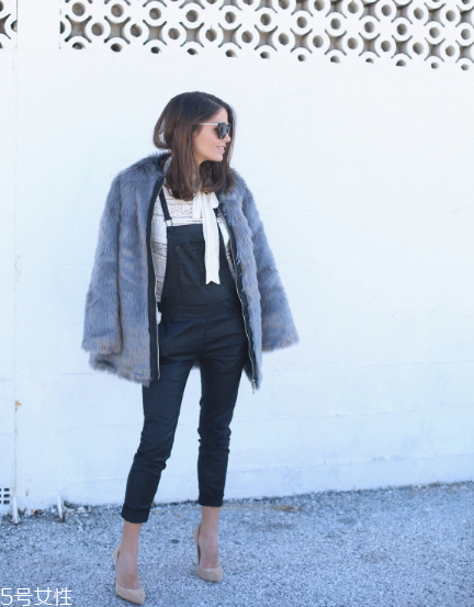 灰色皮草怎么搭配？這樣就能輕松駕馭