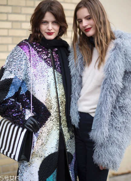 灰色皮草怎么搭配？這樣就能輕松駕馭