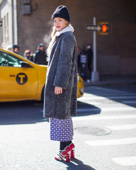 灰色皮草怎么搭配？這樣就能輕松駕馭