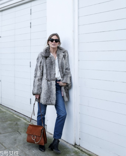 灰色皮草怎么搭配？這樣就能輕松駕馭