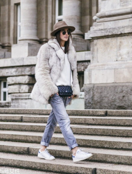 灰色皮草怎么搭配？這樣就能輕松駕馭