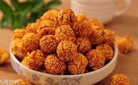 烤箱烤爆米花溫度時間 中火5~10分鐘即可 烤箱烤爆米花溫度時間 中火5~10分鐘即可