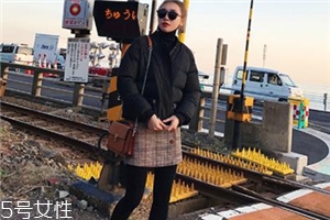 小個(gè)子女生適合什么款式棉服？打造冬日浪漫情緣