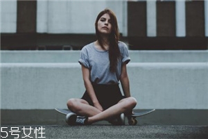 2018流行什么款式板鞋？超火的板鞋款式大盤點