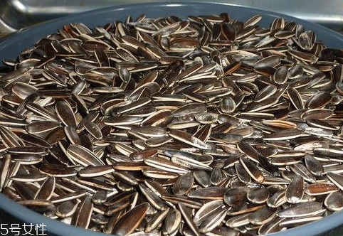 烤箱烤瓜子溫度時(shí)間 烤箱烤瓜子技巧 烤箱烤瓜子溫度時(shí)間 烤箱烤瓜子技巧