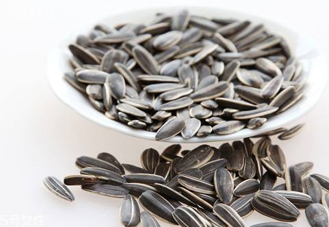 烤箱烤瓜子溫度時(shí)間 烤箱烤瓜子技巧 烤箱烤瓜子溫度時(shí)間 烤箱烤瓜子技巧