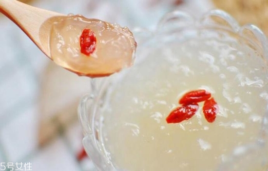 燉燕窩化水了還有營(yíng)養(yǎng)嗎 燉的時(shí)間不能太長(zhǎng) 燉燕窩化水了還有營(yíng)養(yǎng)嗎 燉的時(shí)間不能太長(zhǎng)