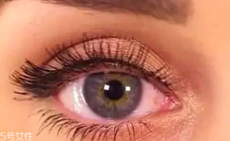 睫毛訂書機是什么？這十款睫毛膏讓你輕松放大雙眼