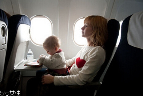 嬰兒坐飛機能帶奶粉嗎 注意事項 嬰兒坐飛機能帶奶粉嗎 注意事項