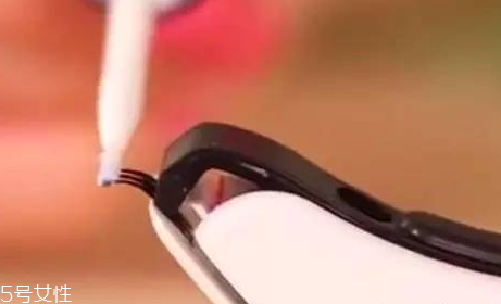 睫毛訂書機是什么？這十款睫毛膏讓你輕松放大雙眼