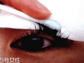 睫毛訂書機是什么？這十款睫毛膏讓你輕松放大雙眼