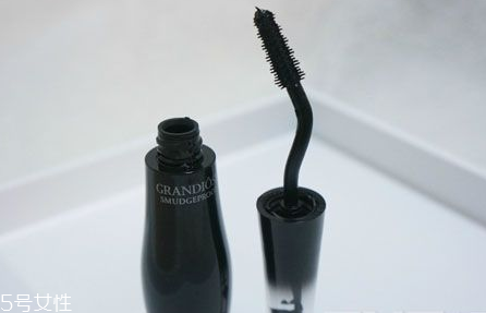 睫毛膏怎么刷好看？給你帶來(lái)深邃雙眸