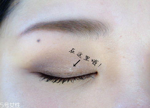 蕾絲雙眼皮貼先化妝嗎？蕾絲雙眼皮貼怎這樣用