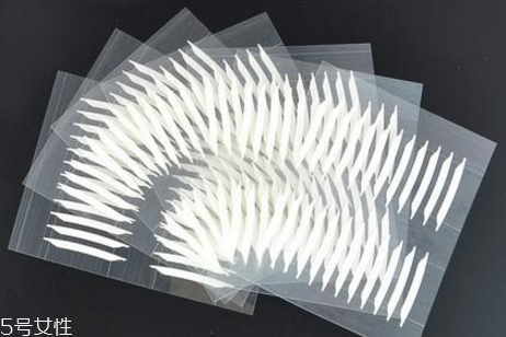 長期佩戴假睫毛有什么危害？適當(dāng)給眼周肌膚放個(gè)假