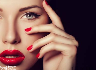 眼線貼怎么貼？教你畫(huà)出漂亮的眼線