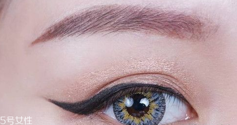 眼線貼怎么貼？教你畫(huà)出漂亮的眼線