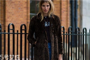 皮草搭配什么褲子好看？打造冬日新時(shí)尚