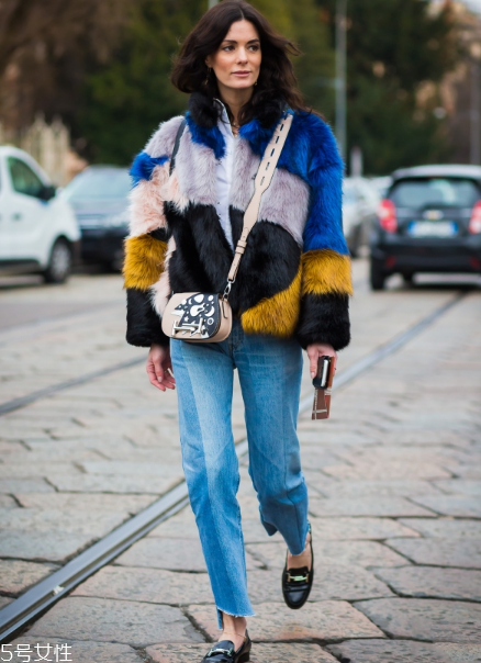 皮草搭配什么褲子好看？打造冬日新時(shí)尚