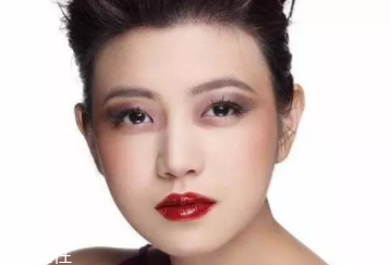 鵝蛋臉適合什么妝容？不適合濃妝