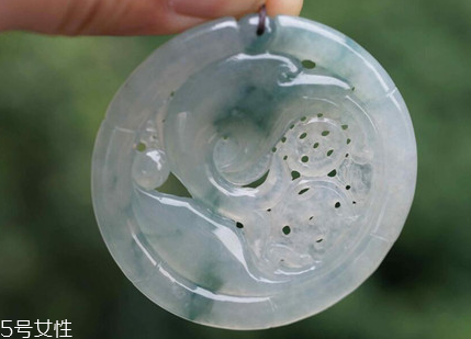 糯種翡翠屬于什么檔次？翡翠的價(jià)值你清楚嗎