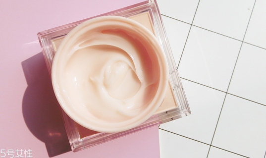 紀(jì)梵希少女眼霜怎么樣？粉色少女眼霜評(píng)測(cè)