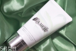 海藍之謎潔面泡沫和潔膚乳有什么區(qū)別？適合不同膚質