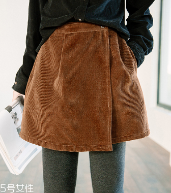 燈芯絨衣服怎么搭配？帶你提升時尚感與高級感