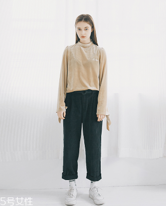 燈芯絨衣服怎么搭配？帶你提升時尚感與高級感